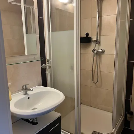 Am Loehner Bahnhof لونه