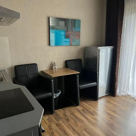 بيت ضيافة Am Loehner Bahnhof لونه